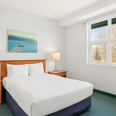 Serene 1BR Retreat with Mountain Views