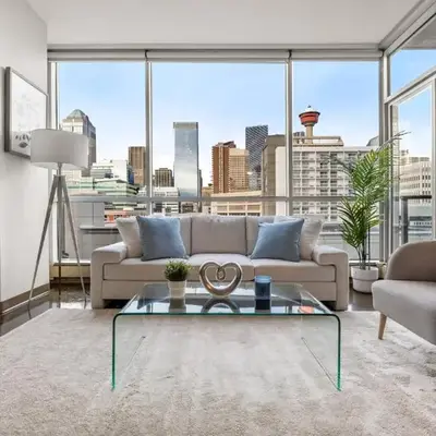 The Chic Downtown Residence | Luxe + Free Parking