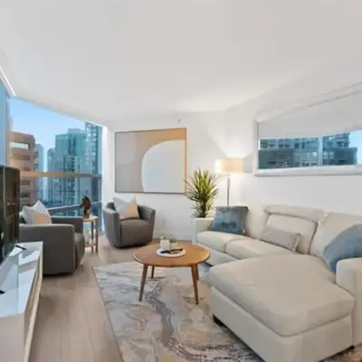 Executive Downtown Suite with Great City Views