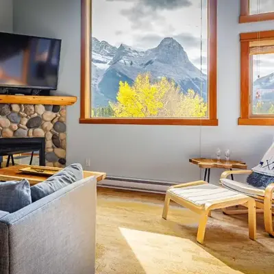 Ha Ling Haven - Penthouse with Shared Rooftop Hot Tub