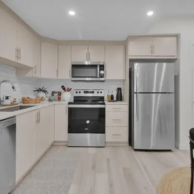 1 BR Suite Stylish Coffee Station Stocked sleep 4