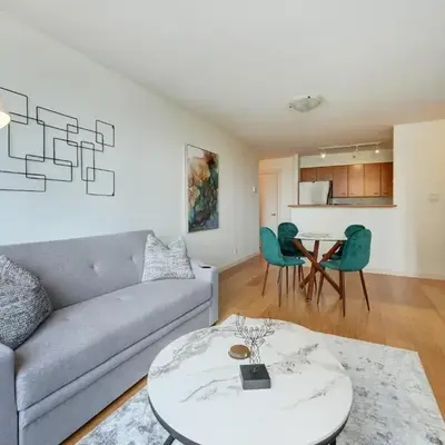 Astoria Escape - Bright condo with work desk by Victoria Prime!