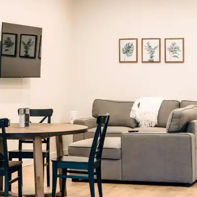 Revy To Go - Unique 2-Bedroom Condo