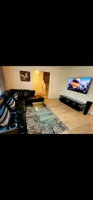 Gallery image of Spacious entire 4 bedroom home with two living rooms in Edmonton