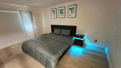 Gallery image of Spacious entire 4 bedroom home with two living rooms in Edmonton