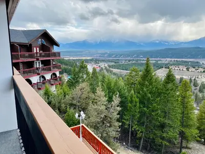 Gallery image of Rocky Mountain Springs Lodge in Radium Hot Springs