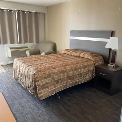 Hilltop Motor Inn