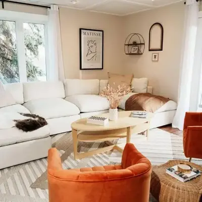 4 Bed Home Along River Near DT AC Hot Tub