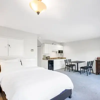 Garden Suite near Jericho Beach