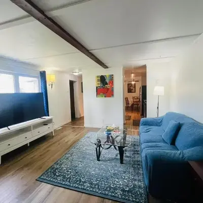 Cozy 2-Bedroom Home in Hinton