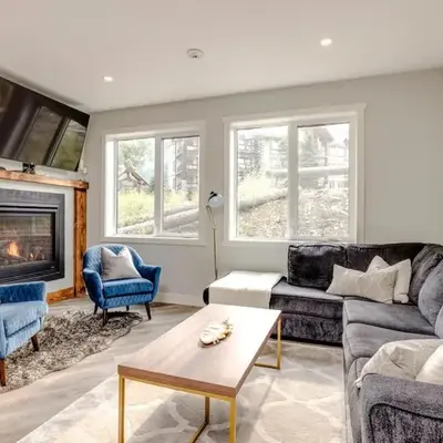 4-bedroom with Game Room & Hot Tub