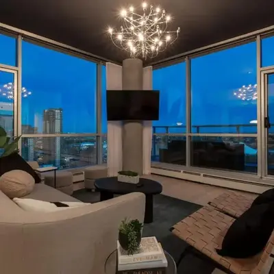 2 Storey Penthouse Panoramic Views Parking Stampede