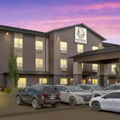 Duvernay Inn & Suites