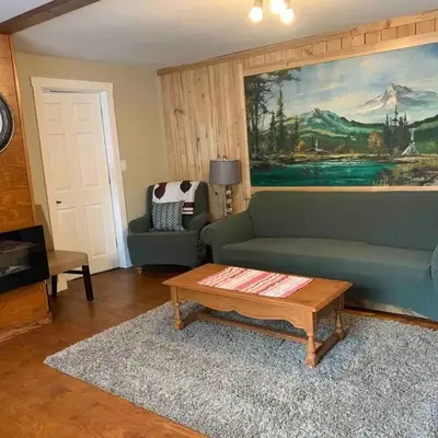 Uncle Bills Cabin Entire home 6 min south of town