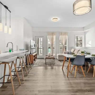 Full Townhouse Cozy Guest Favorite Garage Parking Aspen Neighbourhood