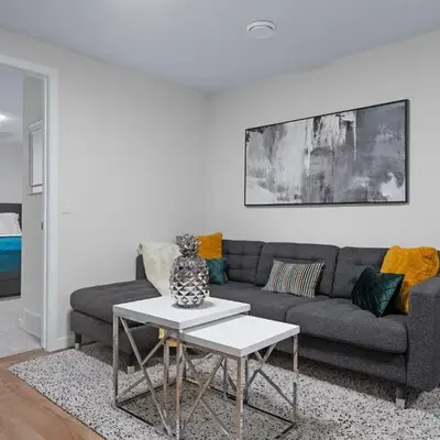 Cozy 2BR Suite with Kitchen