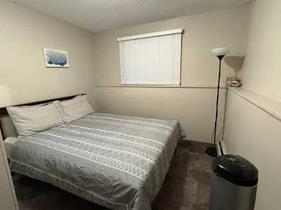 Gallery image of Renovated Studio with Modern and Farmhouse Decor 8 in Calgary