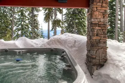 Gallery image of Snowbanks 6 in Big White