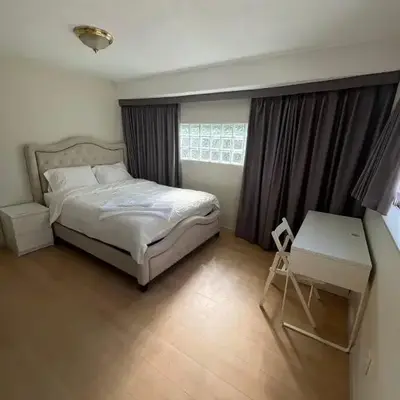 Luxurious and quiet room in Vancouver's West End