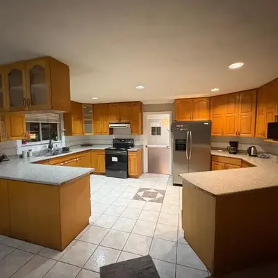 Delta Guest House - Scott Rd & Rapid Transit - Airport 20 Min - Free Parking & Fast Wi-Fi
