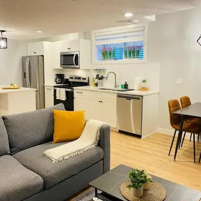 The Private Central Edmonton Suite - Comfortable & Fully-Equipped Basement Suite