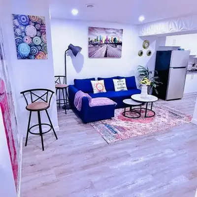 Modern Comfort Stay Near Airport