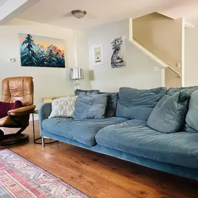 Pet friendly Family home in Shawnigan Lake