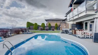 Gallery image of Hot Tub, Pool, City Views, close to Silver Star in Vernon