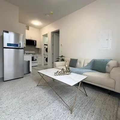 South surrey Secondary Suite with Kitchen