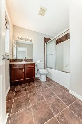 Gallery image of Gorgeous home in Newcastle close to many amenities in Edmonton
