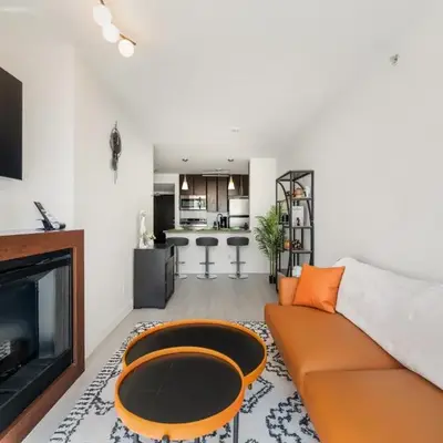 Modern Condo in Downtown Vancouver