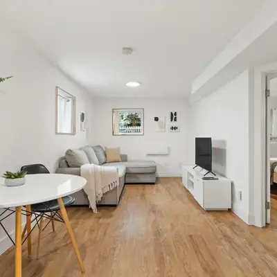 The Sunday Charming Private Suite in Calgary