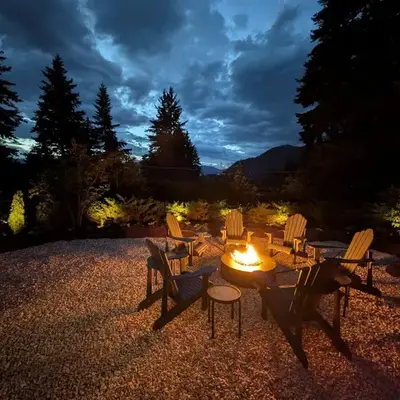 Newly Renovated Shuswap Lake Cabin Multi-Family Retreat Sleeps 12