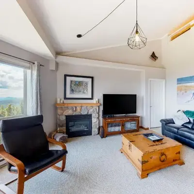 Hilltop Hideaway Condo - Legacy 401
