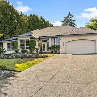Surrey Nature Retreat 4BDR Home