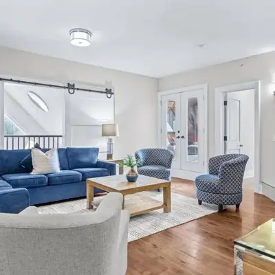Mountain View Penthouse 3BR with Private Hot Tub