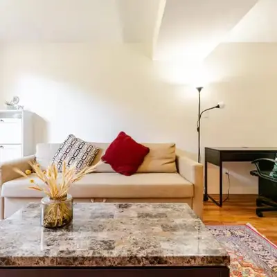 Spacious & Cozy 1 Bedroom Suite in North Vancouver