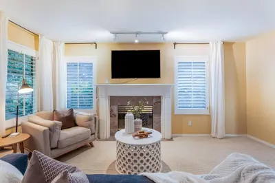 Gallery image of Free St Parking/Entire Local Family House/Sleep 8! in Vancouver