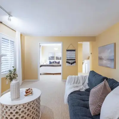 Free St Parking/Entire Local Family House/Sleep 8!
