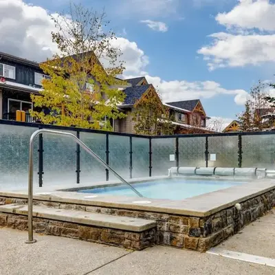 Comfy 2BR Minutes from Downtown with Hot Tub