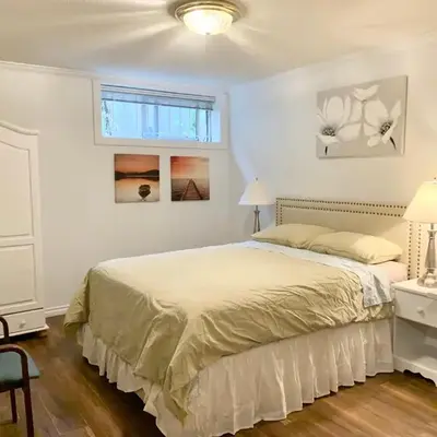 MARY's HOUSE 2-BED -YVR UBC DOWNTOWN