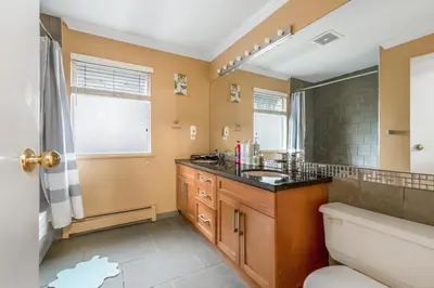 Gallery image of Comfortable Family Home in Dunbar in Vancouver