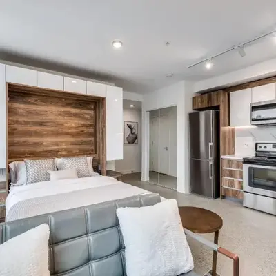 Modern Downtown Studio Bedroom Walk Everywhere