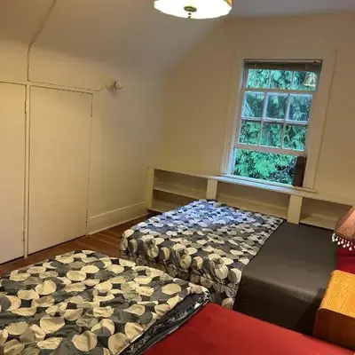 Vancouver Airport & UBC Private Rooms - Free Parking
