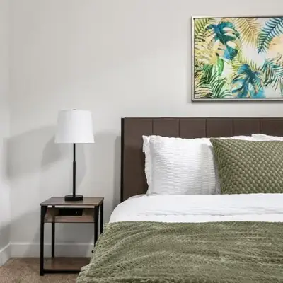 Spacious Modern 3 Bedroom Basement Suite