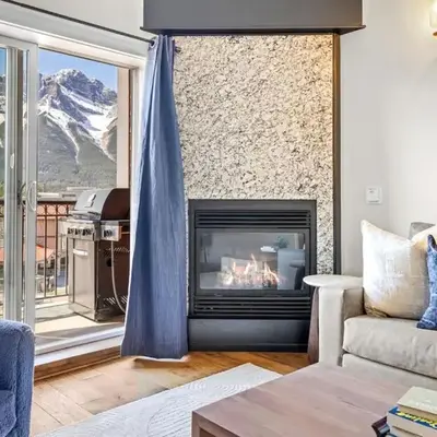 Stunning Penthouse with Mtn Views Hot Tub and Pool
