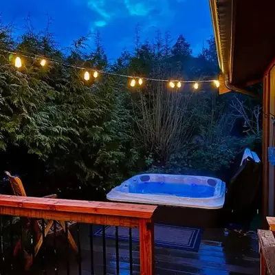 Hot Tub - Large Fully Enclosed deck - Pet Friendly