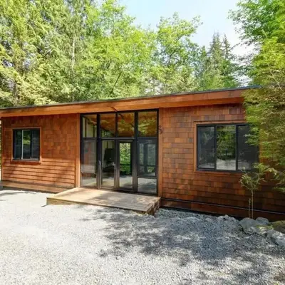 Private treed setting - no pets - garden view