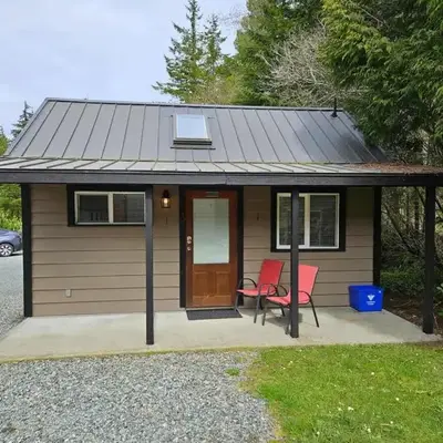 Cozy Rainforest Cottage for 2 - Pet Friendly