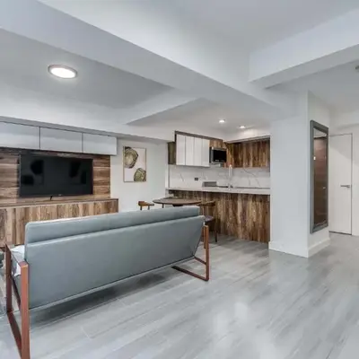 Prime West End 2BR- Central Vancouver Lifestyle